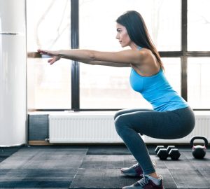 Guggoló-lány-883×1024